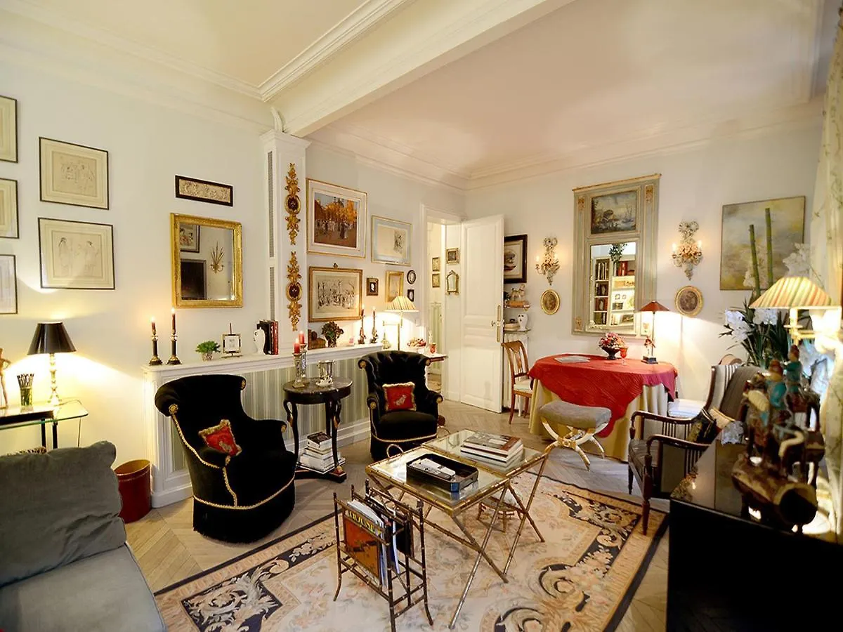 Alma-Eiffel Tower Apartment Paris France