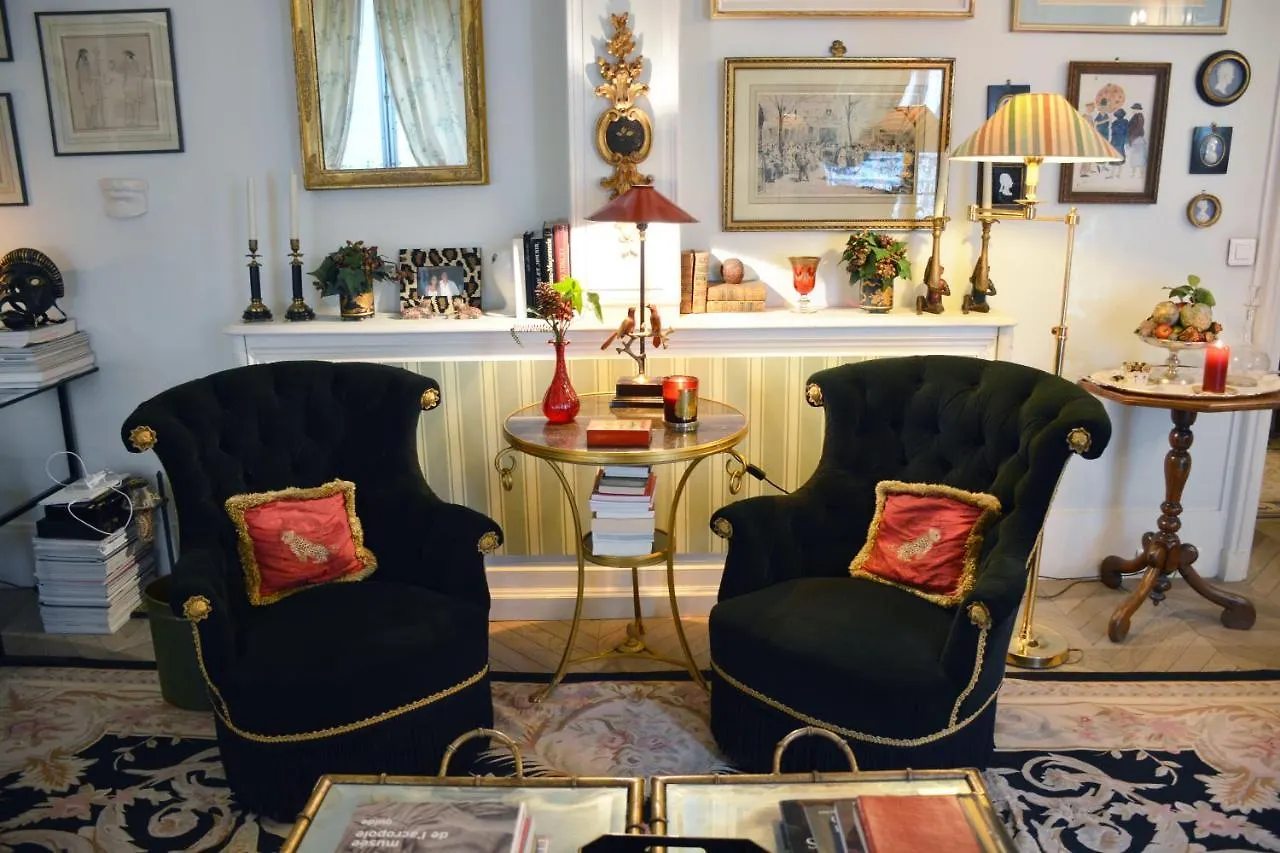 Alma-Eiffel Tower Apartment Paris France